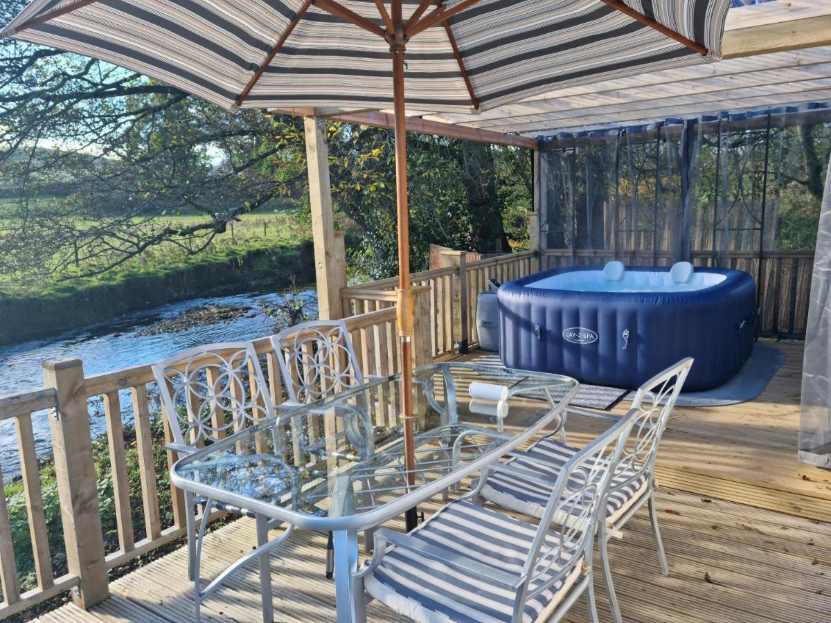 Riverside Cabin At Pen-Y-Bont Mill Hotel Oswestry Exterior photo